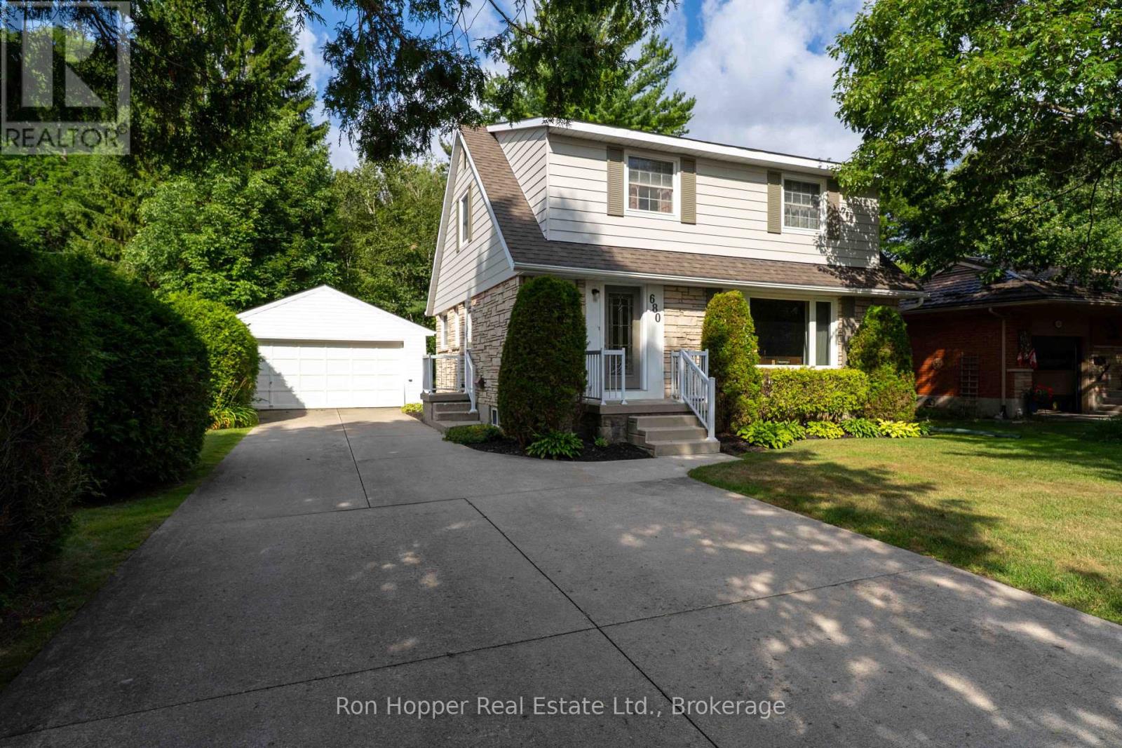 680 6th Avenue W Property Photo 1