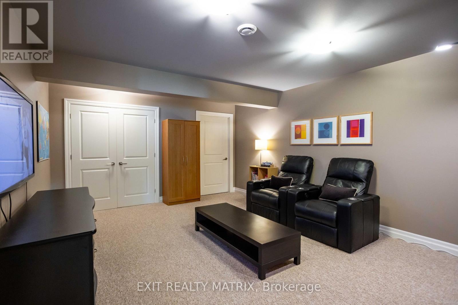79 Radisson Drive Property Photo 40
