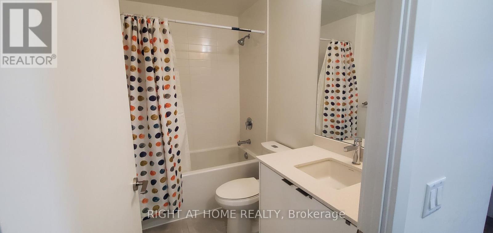 327 - 55 Duke Street W Property Photo 9
