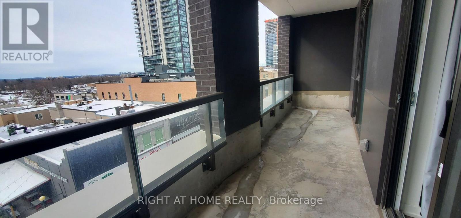 327 - 55 Duke Street W Property Photo 10