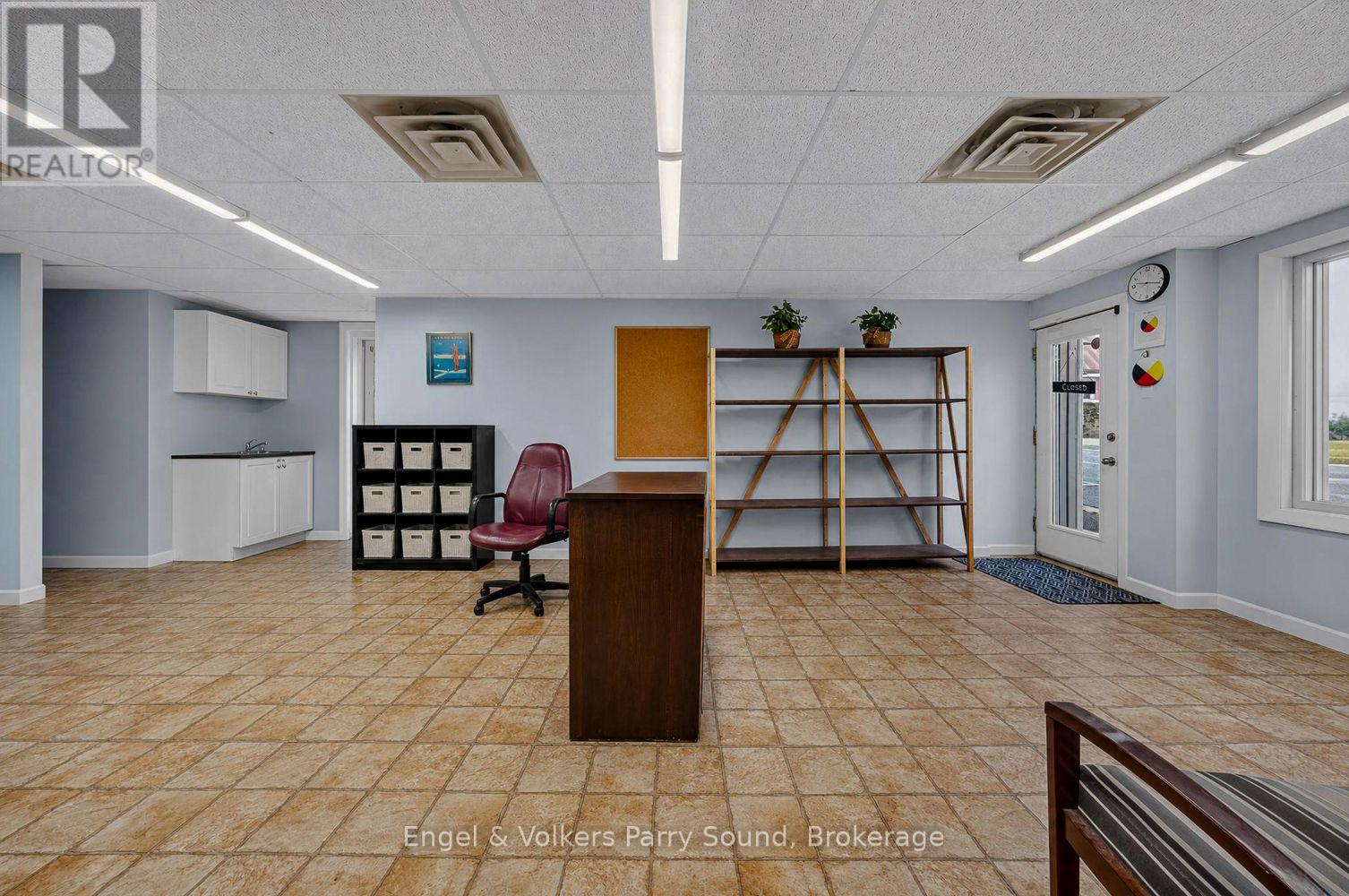 A & B - 93 James Street Property Photo 4