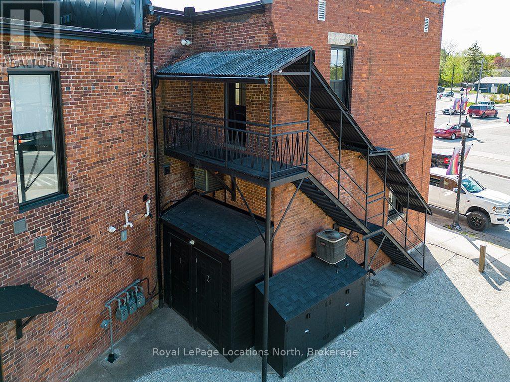 1 Bruce Street N Property Photo 4
