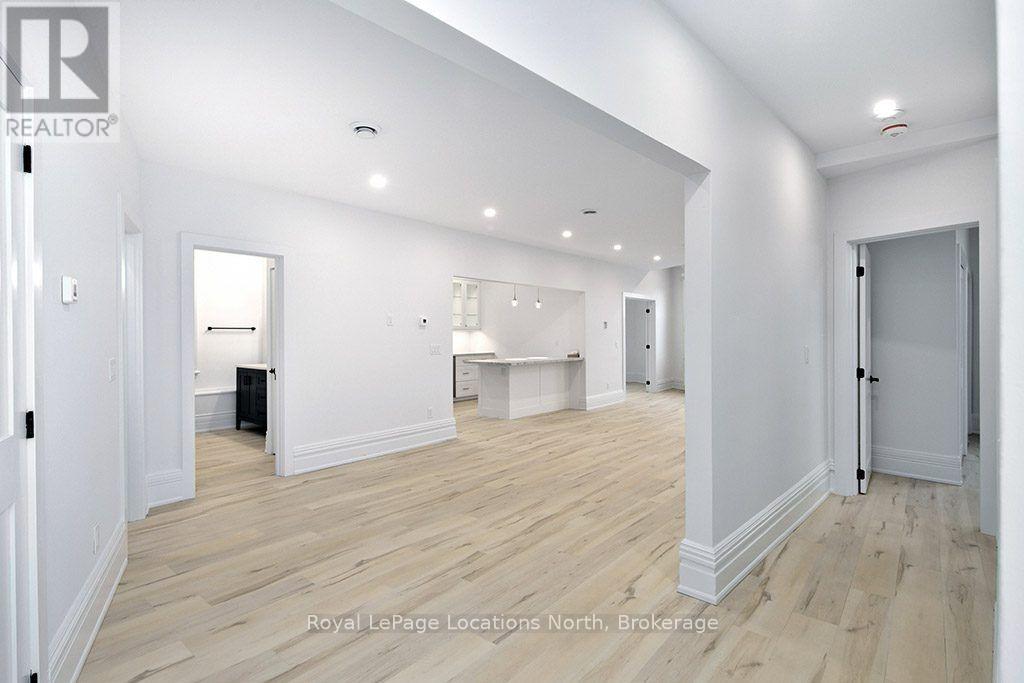 1 Bruce Street N Property Photo 5
