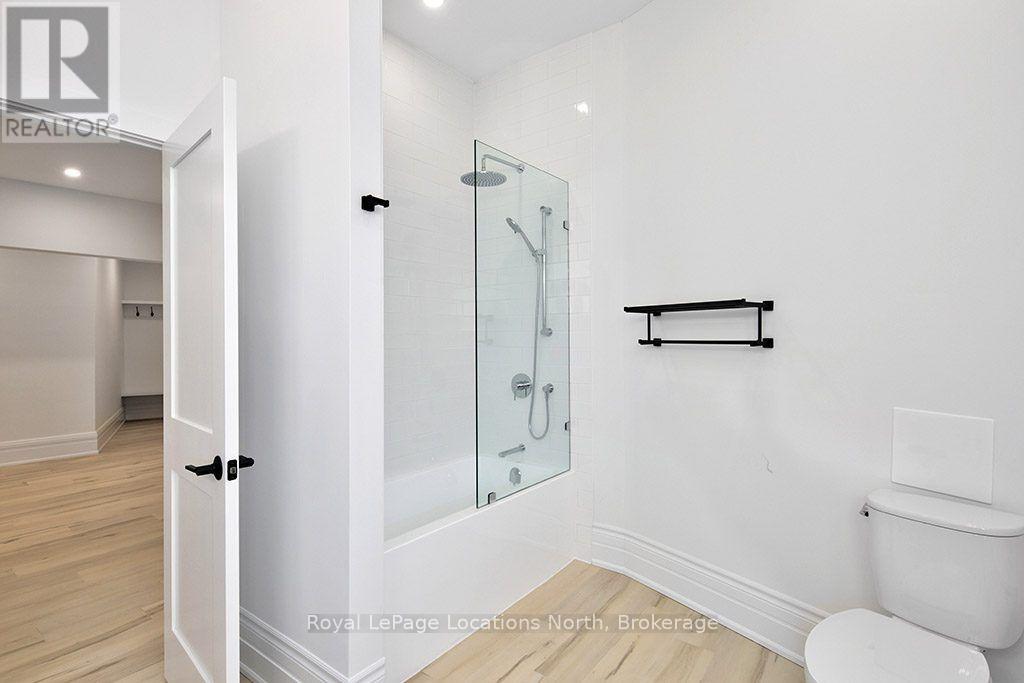 1 Bruce Street N Property Photo 8