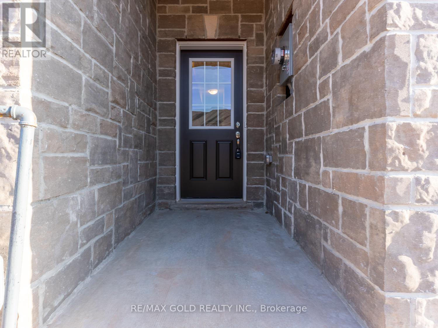93 Pinot Crescent Property Photo 3
