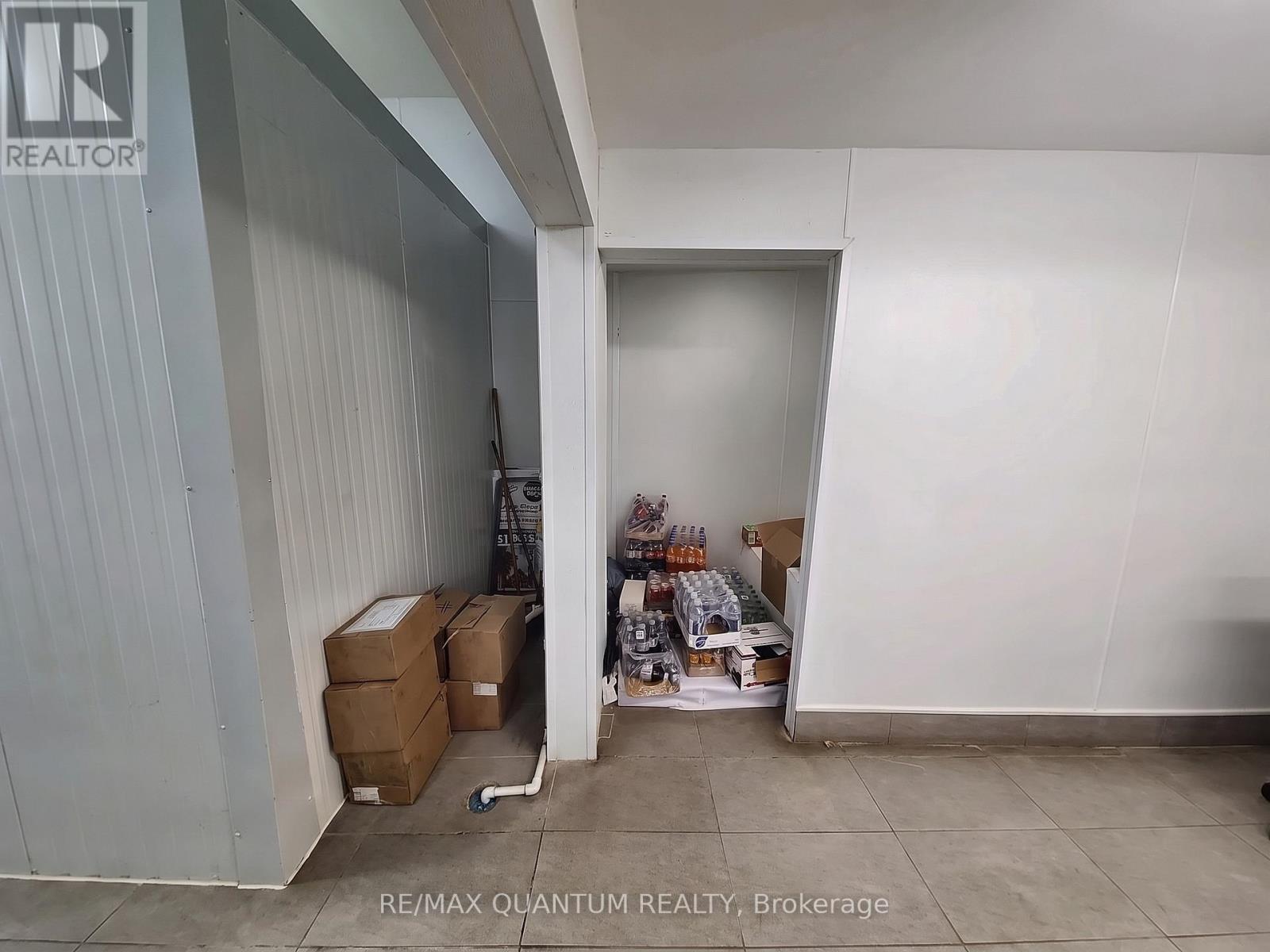 749 King Street E Property Photo 8