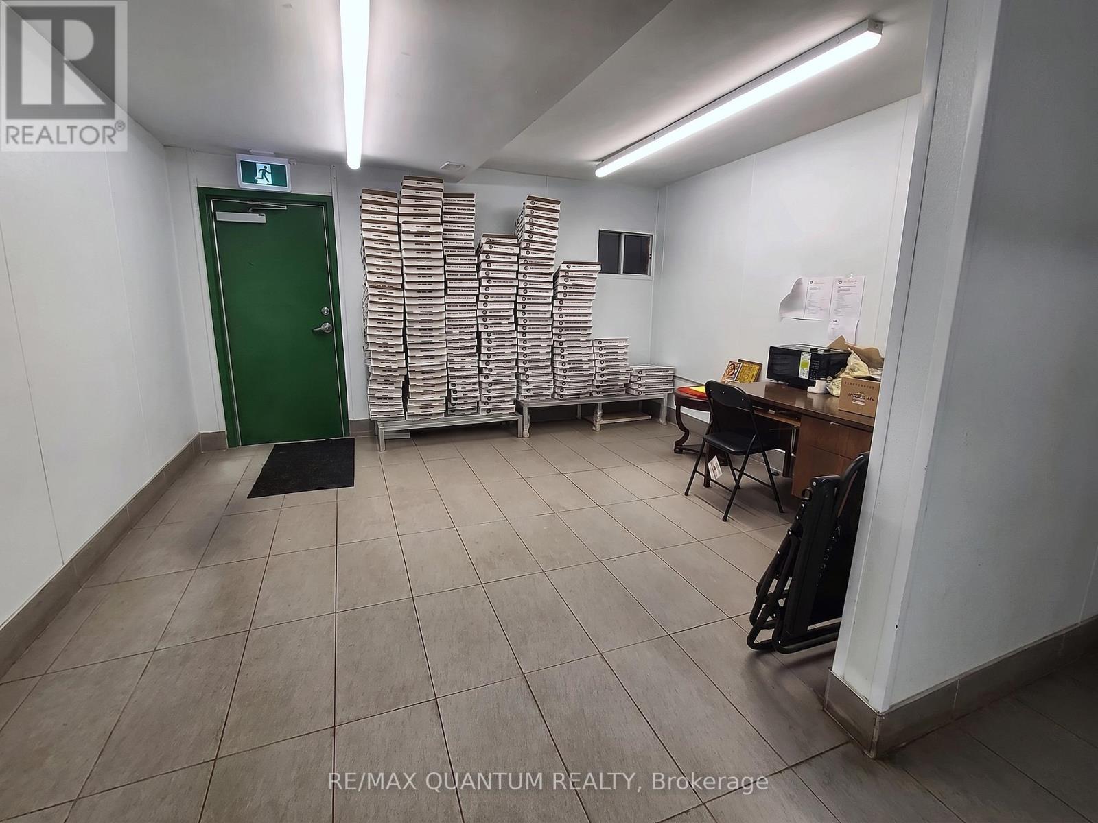 749 King Street E Property Photo 12