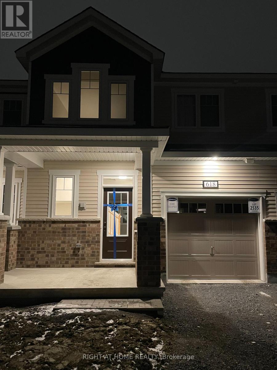 618 ALLIED MEWS E Property Photo 1