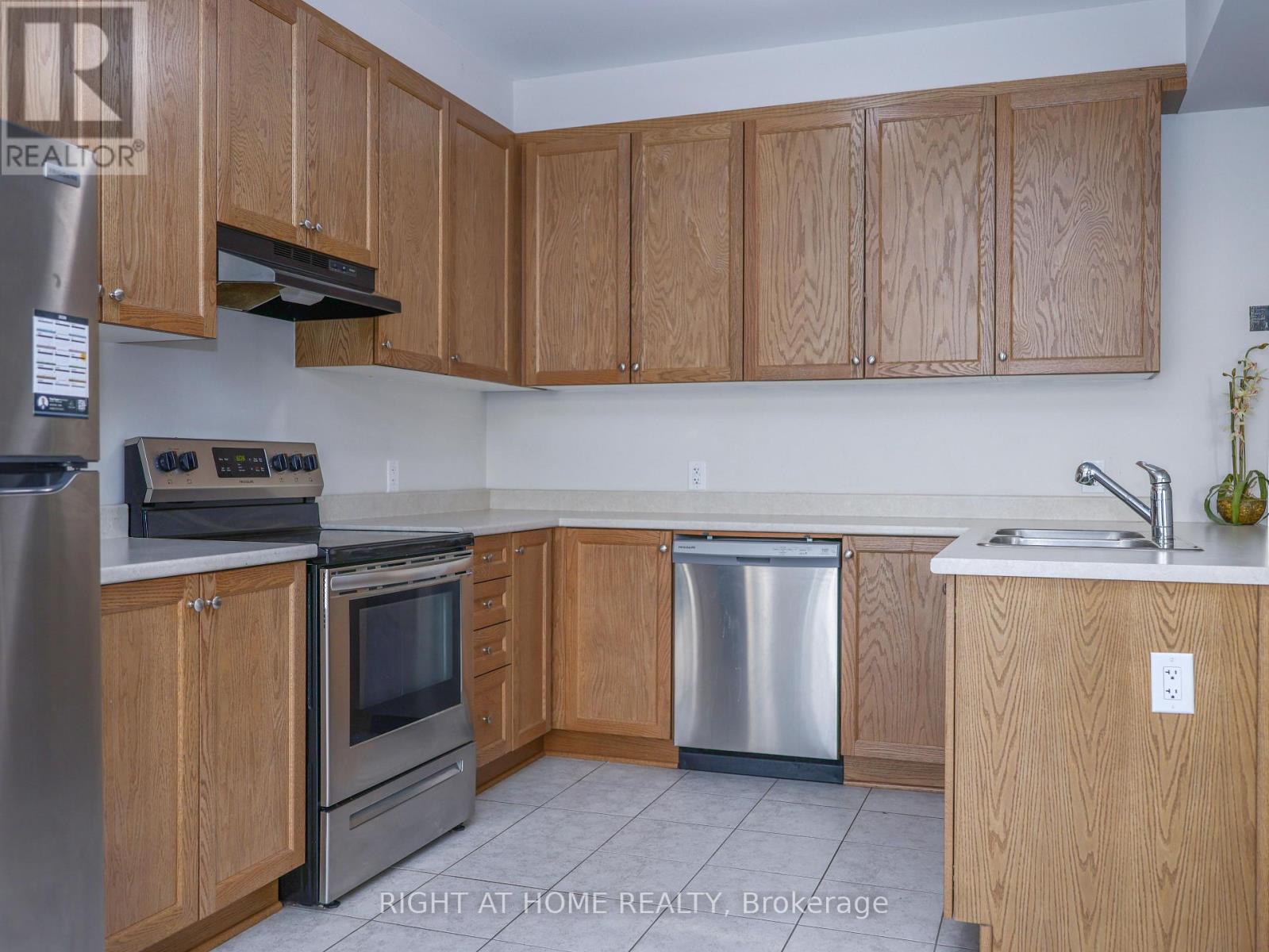 618 Allied Mews E Property Photo 7