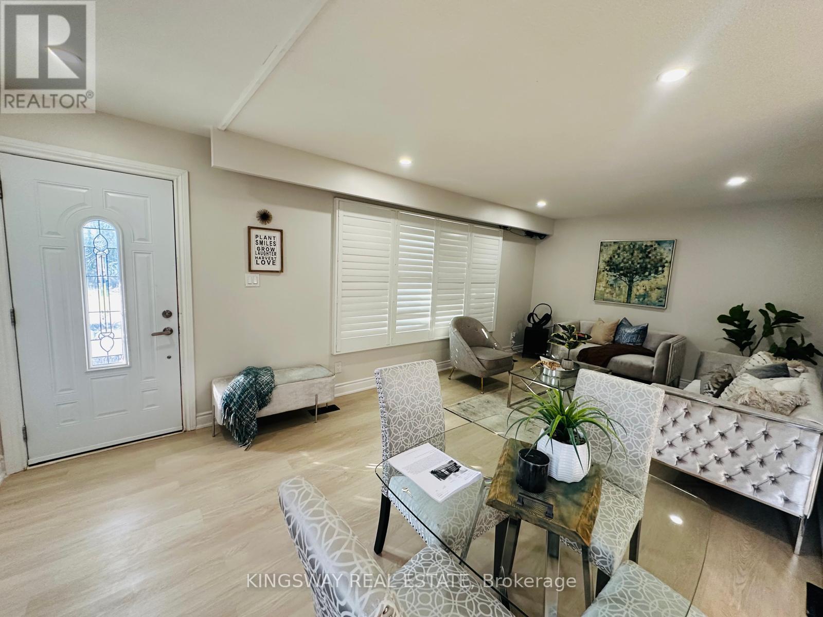 35 Silver Aspen Crescent Property Photo 7