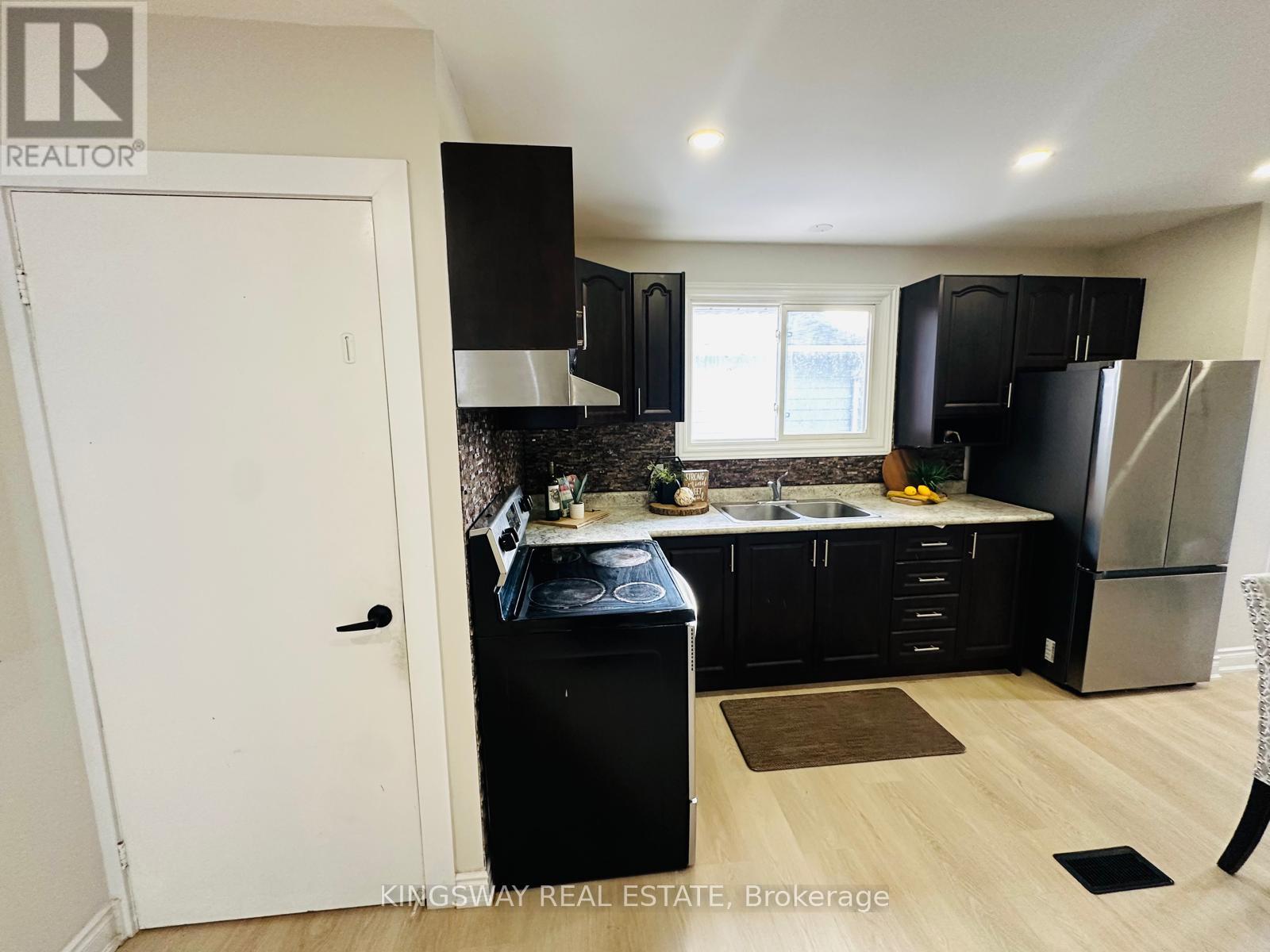 35 Silver Aspen Crescent Property Photo 15