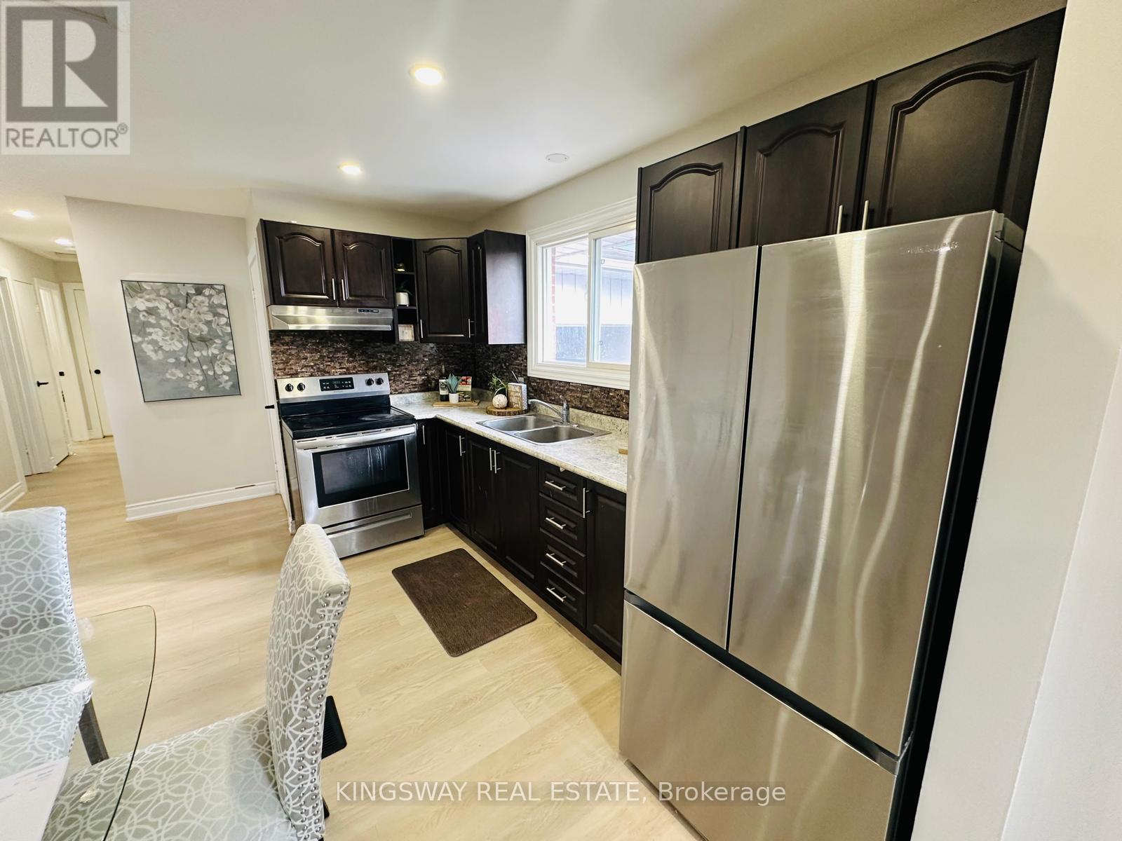 35 Silver Aspen Crescent Property Photo 16