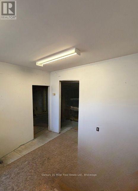 9 - 634 Colby Drive Property Photo 4