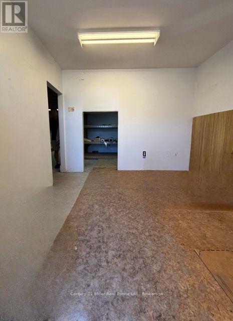9 - 634 Colby Drive Property Photo 5