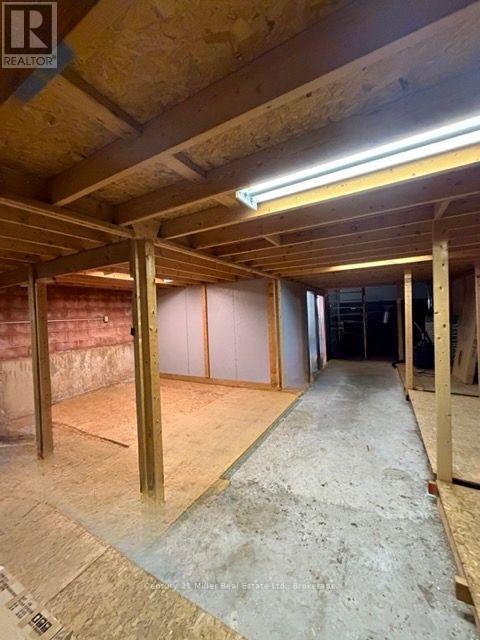 9 - 634 Colby Drive Property Photo 11