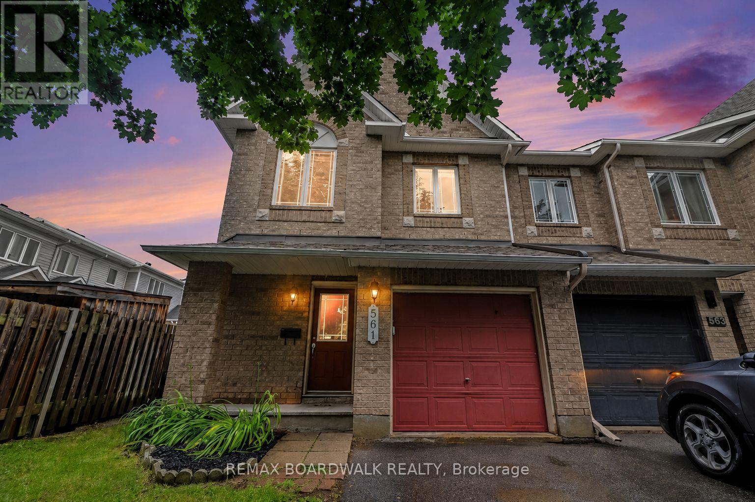 561 AQUAVIEW DRIVE Property Photo 1