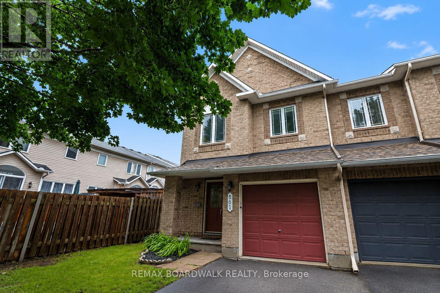 561 Aquaview Drive Property Photo 3
