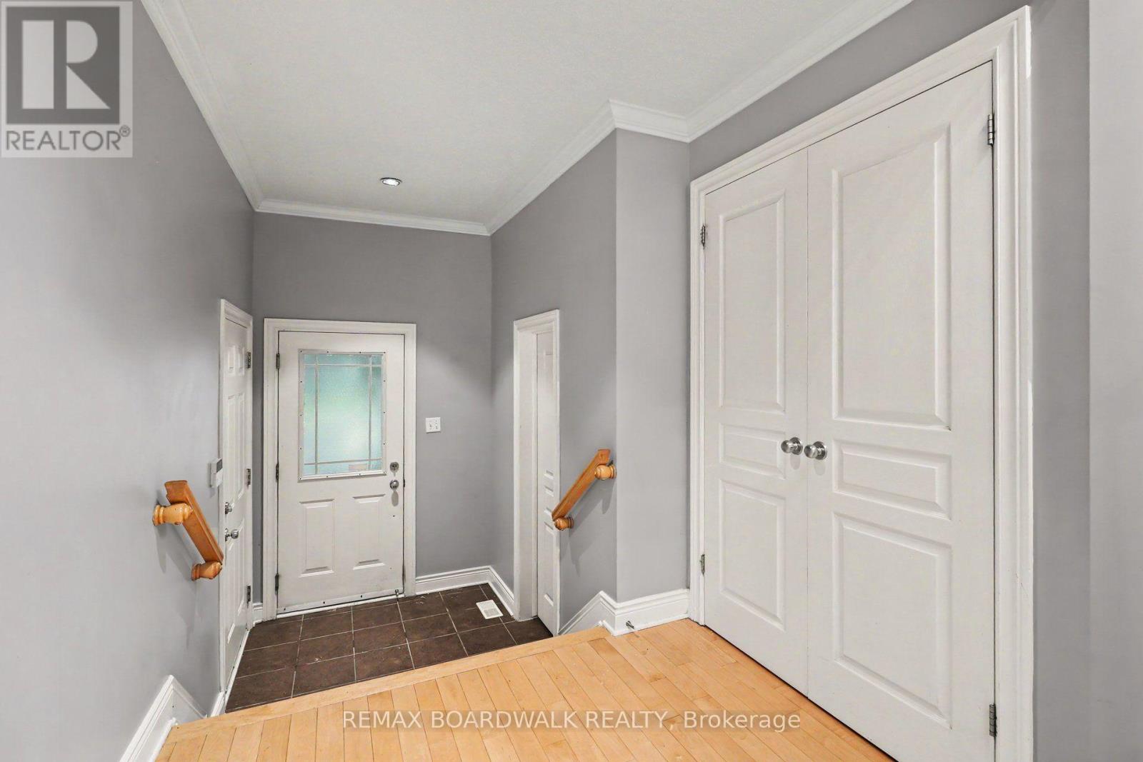 561 Aquaview Drive Property Photo 5