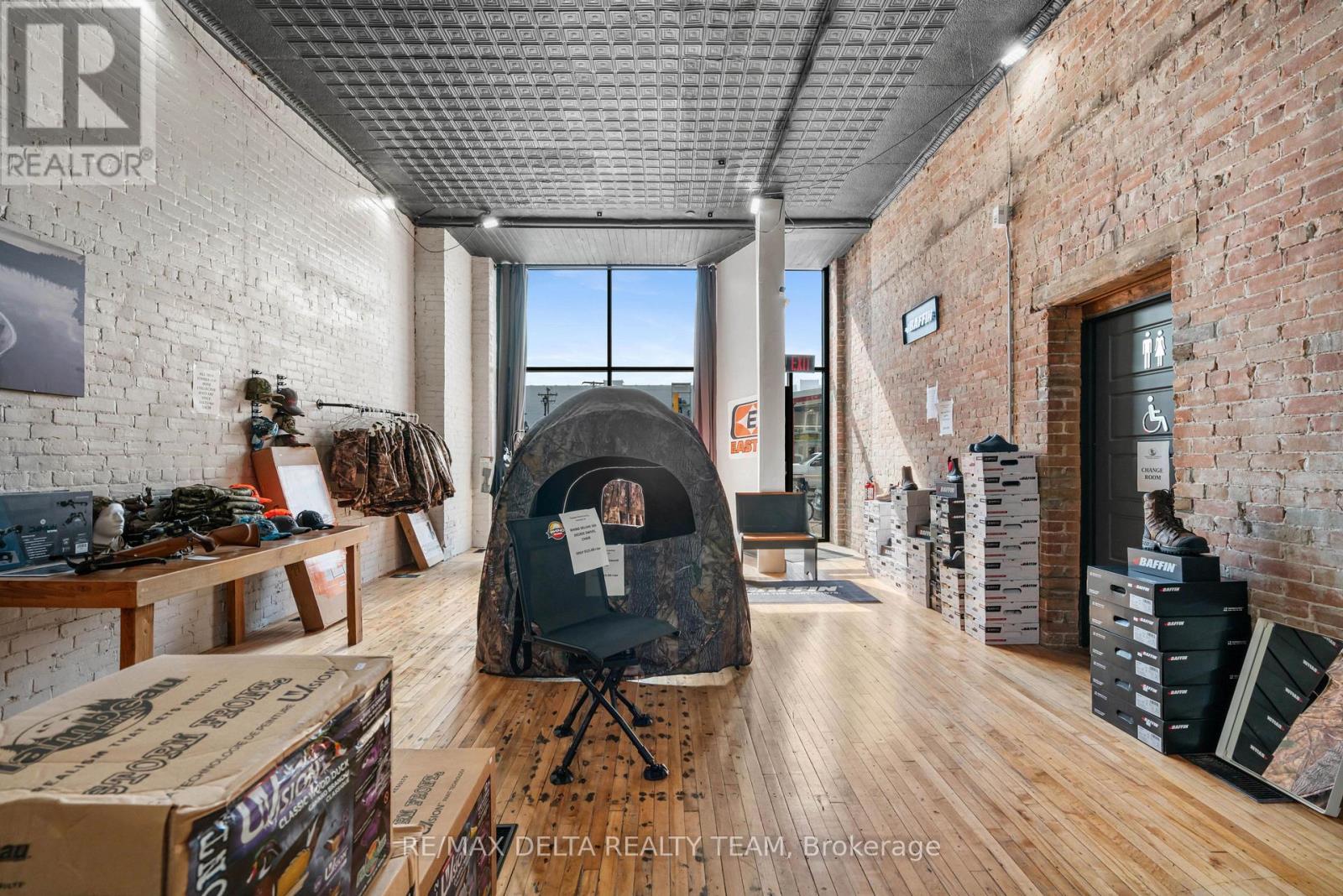 232 King Street W Property Photo 37