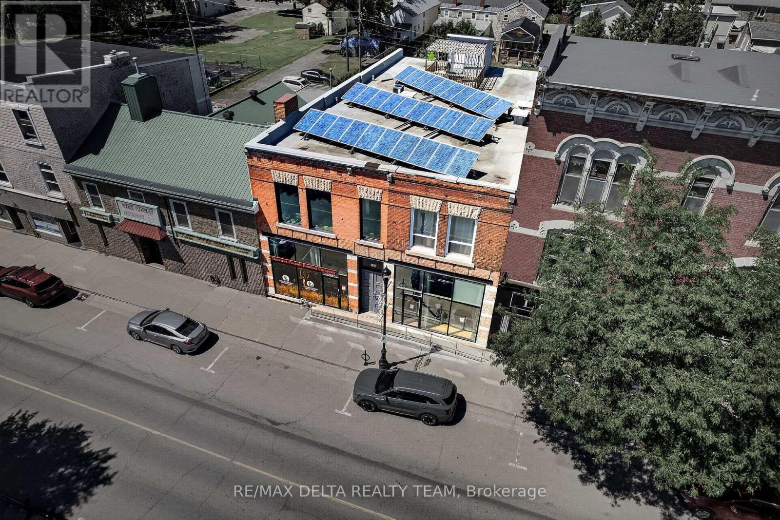228 King Street W Property Photo 3
