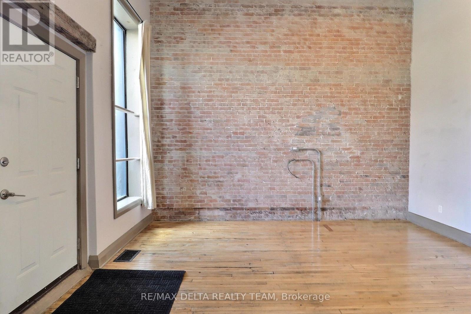 228 King Street W Property Photo 29