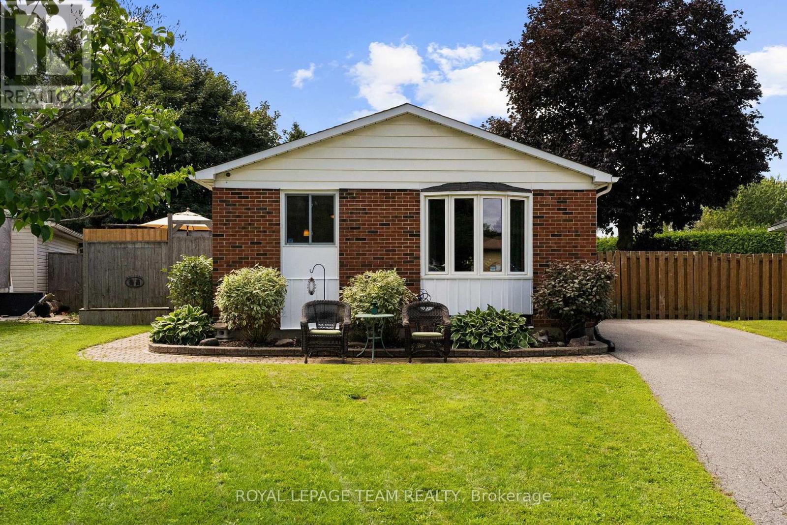 27 Ballantrae Way Property Photo 1