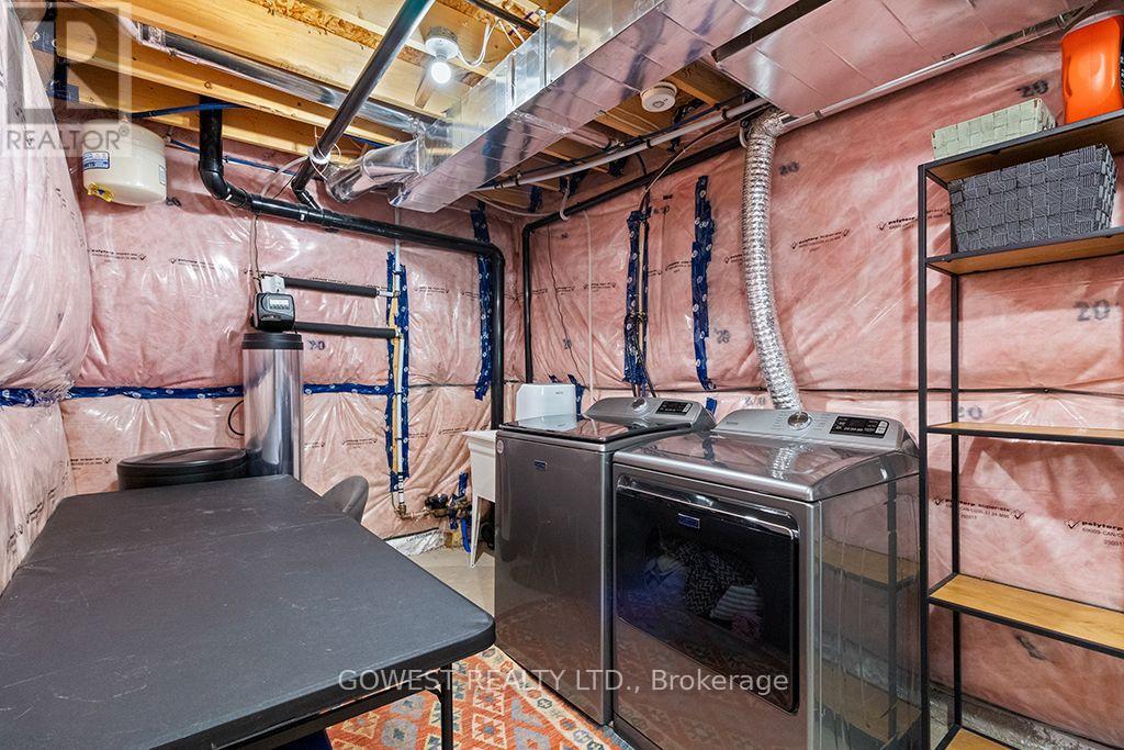 128 Mullin Street Property Photo 38