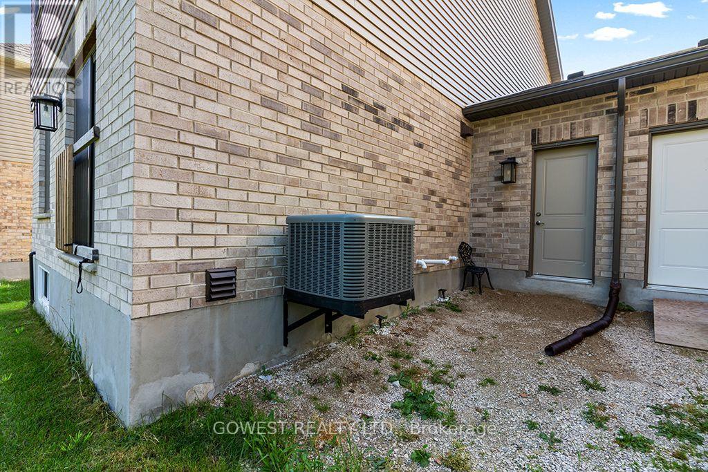 128 Mullin Street Property Photo 42