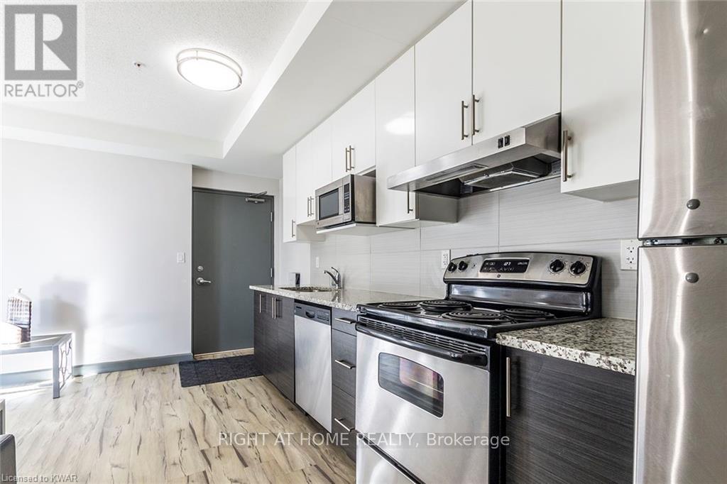 215 - 258b Sunview Street Property Photo 5