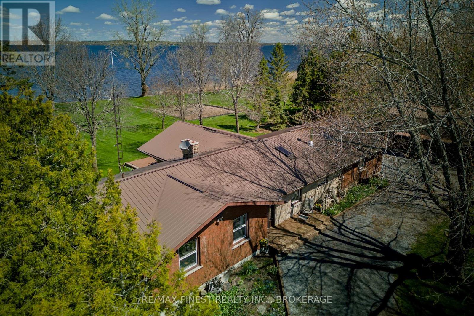 10930 Front Road Property Photo 1