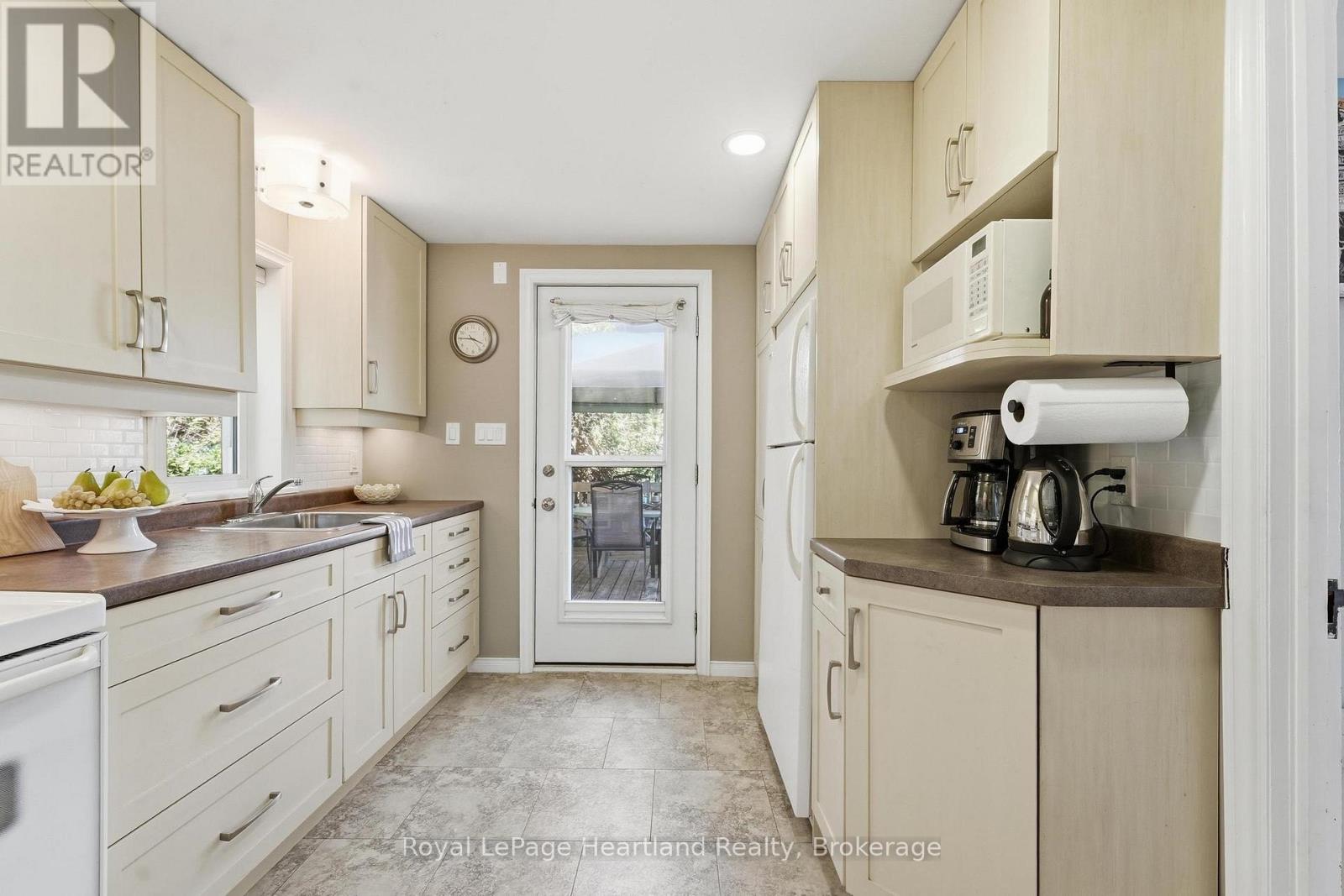 9 Maple Lane Property Photo 17