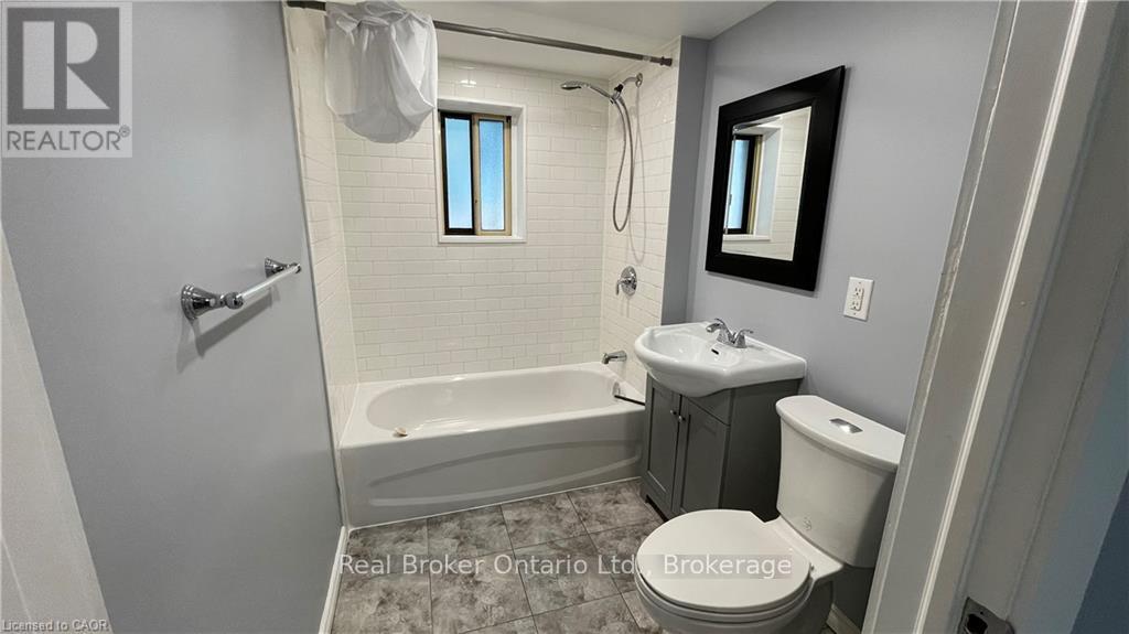468-476 Main Street E Property Photo 8