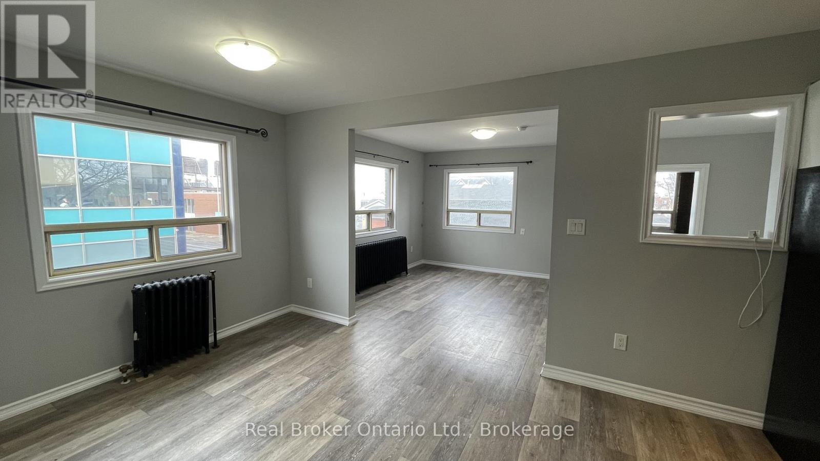 468-476 Main Street E Property Photo 16