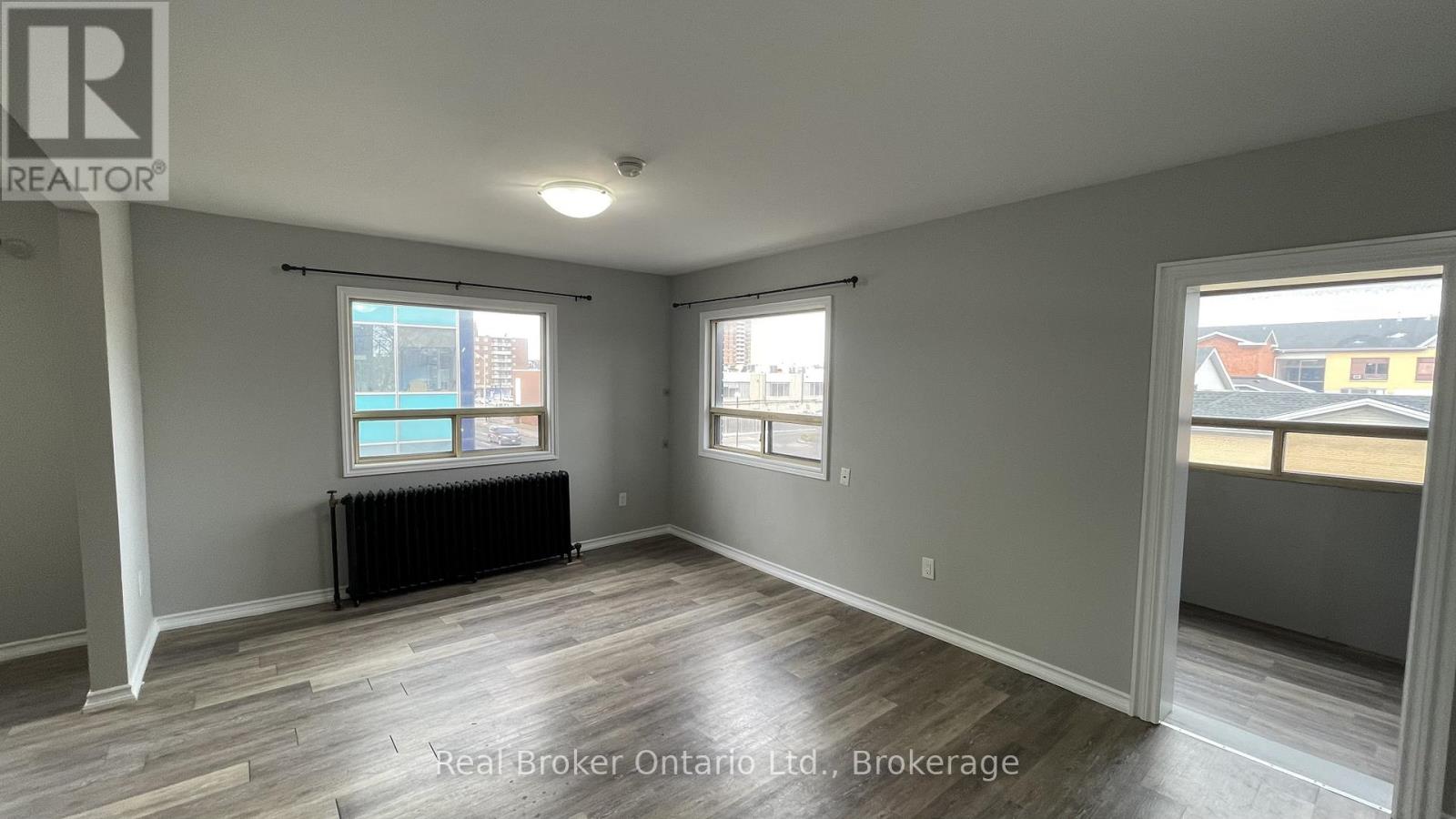 468-476 Main Street E Property Photo 18