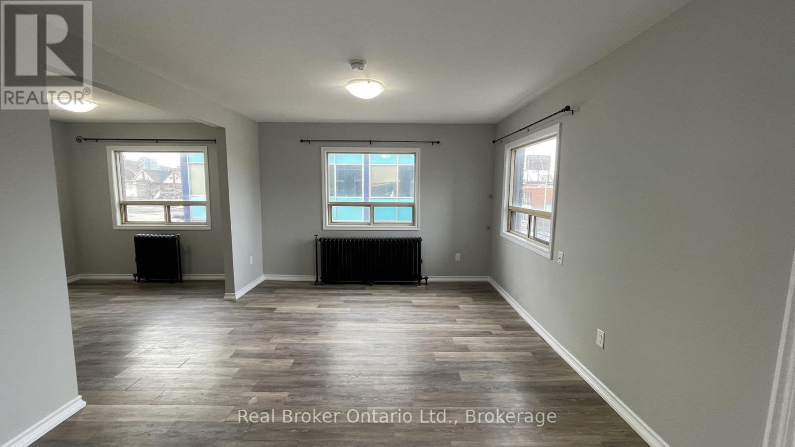 468-476 Main Street E Property Photo 19
