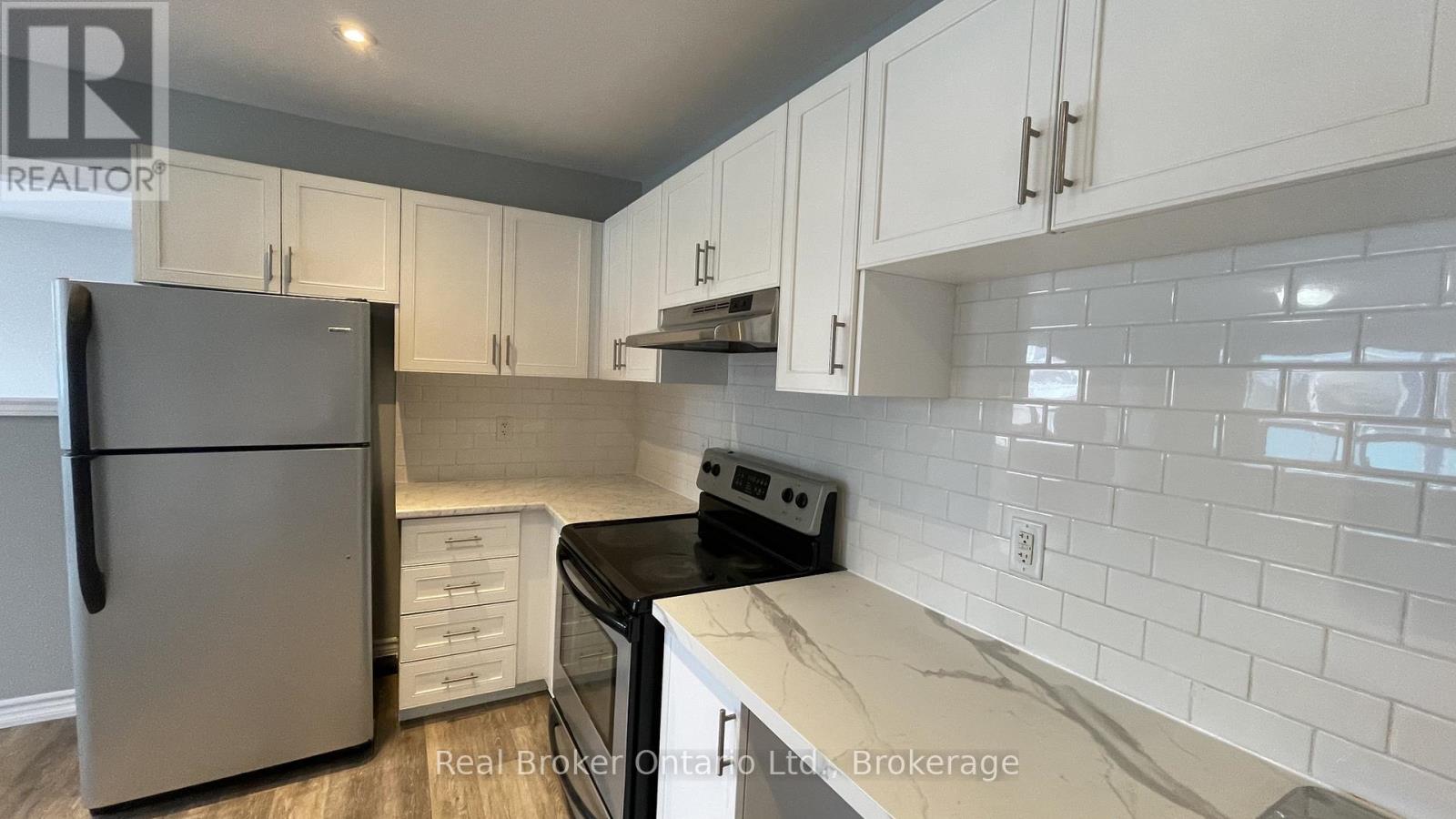 468-476 Main Street E Property Photo 22