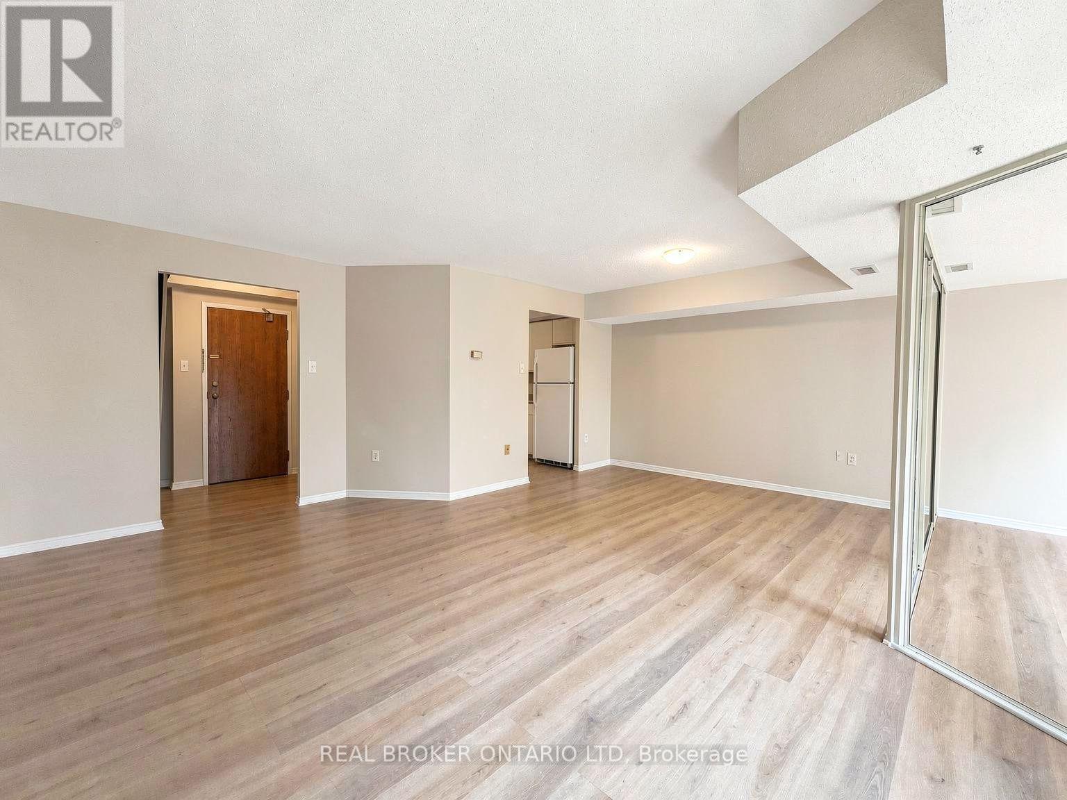315 - 521 Riverside Drive Property Photo 3