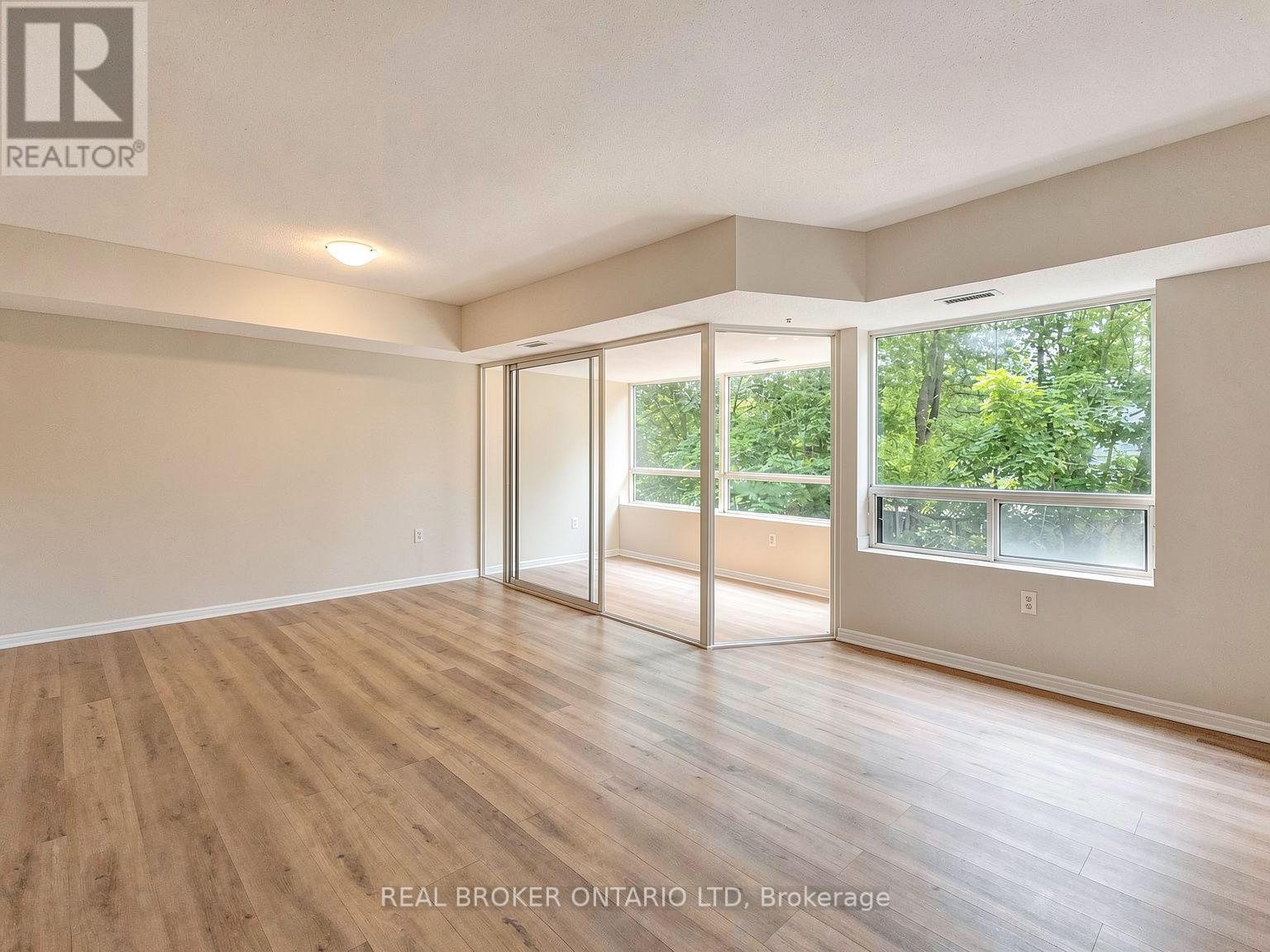 315 - 521 Riverside Drive Property Photo 4