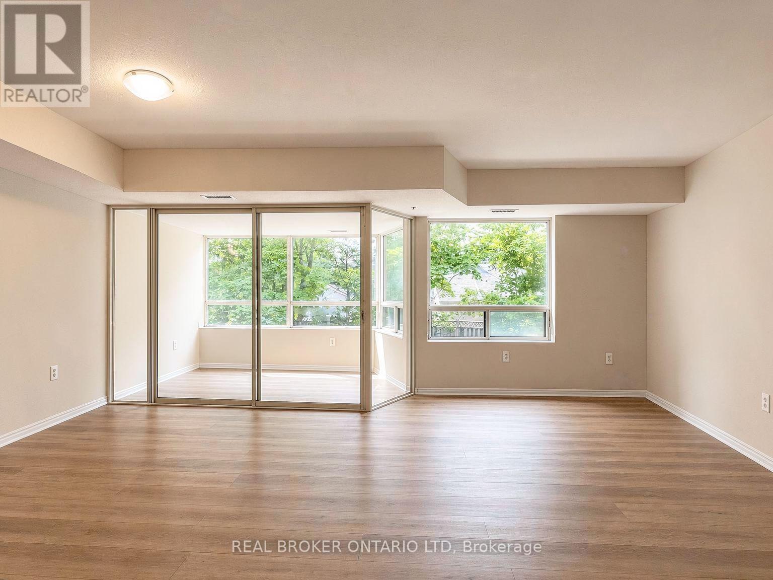 315 - 521 Riverside Drive Property Photo 5