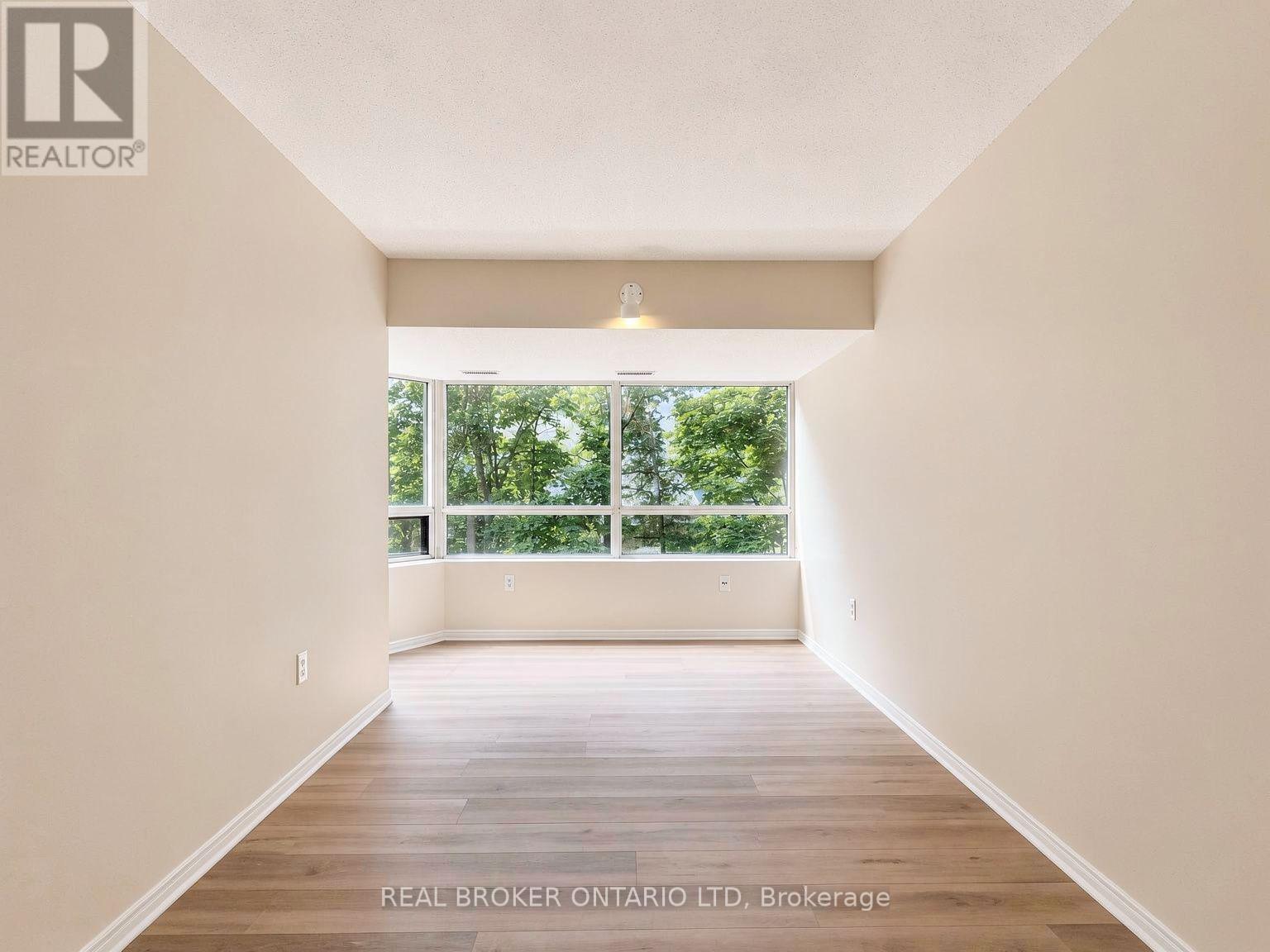315 - 521 Riverside Drive Property Photo 10