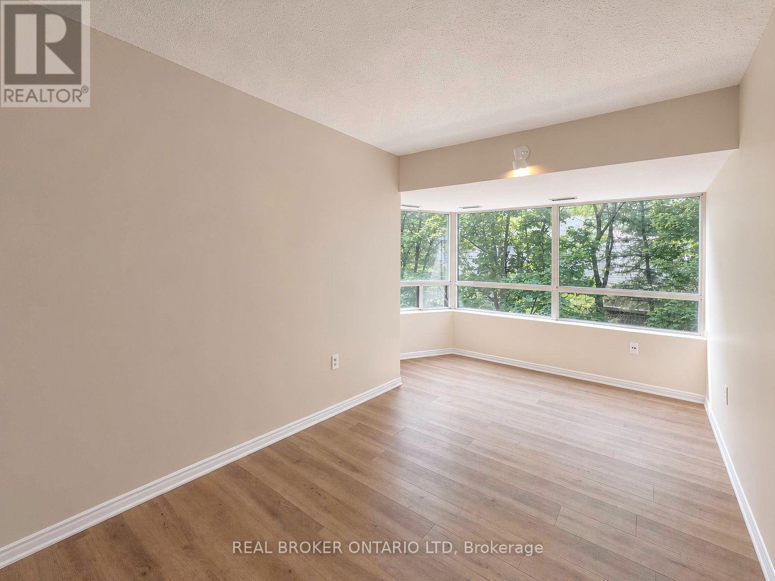 315 - 521 Riverside Drive Property Photo 11