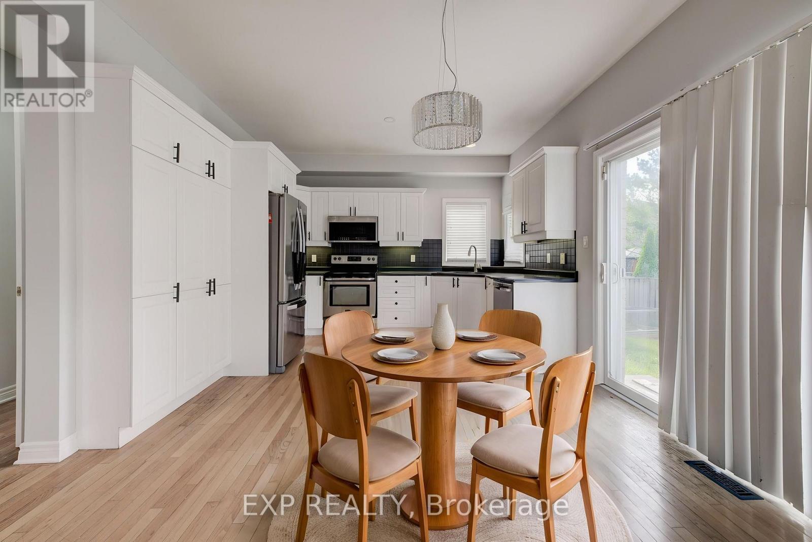 737 North Leaksdale Circle Property Photo 8