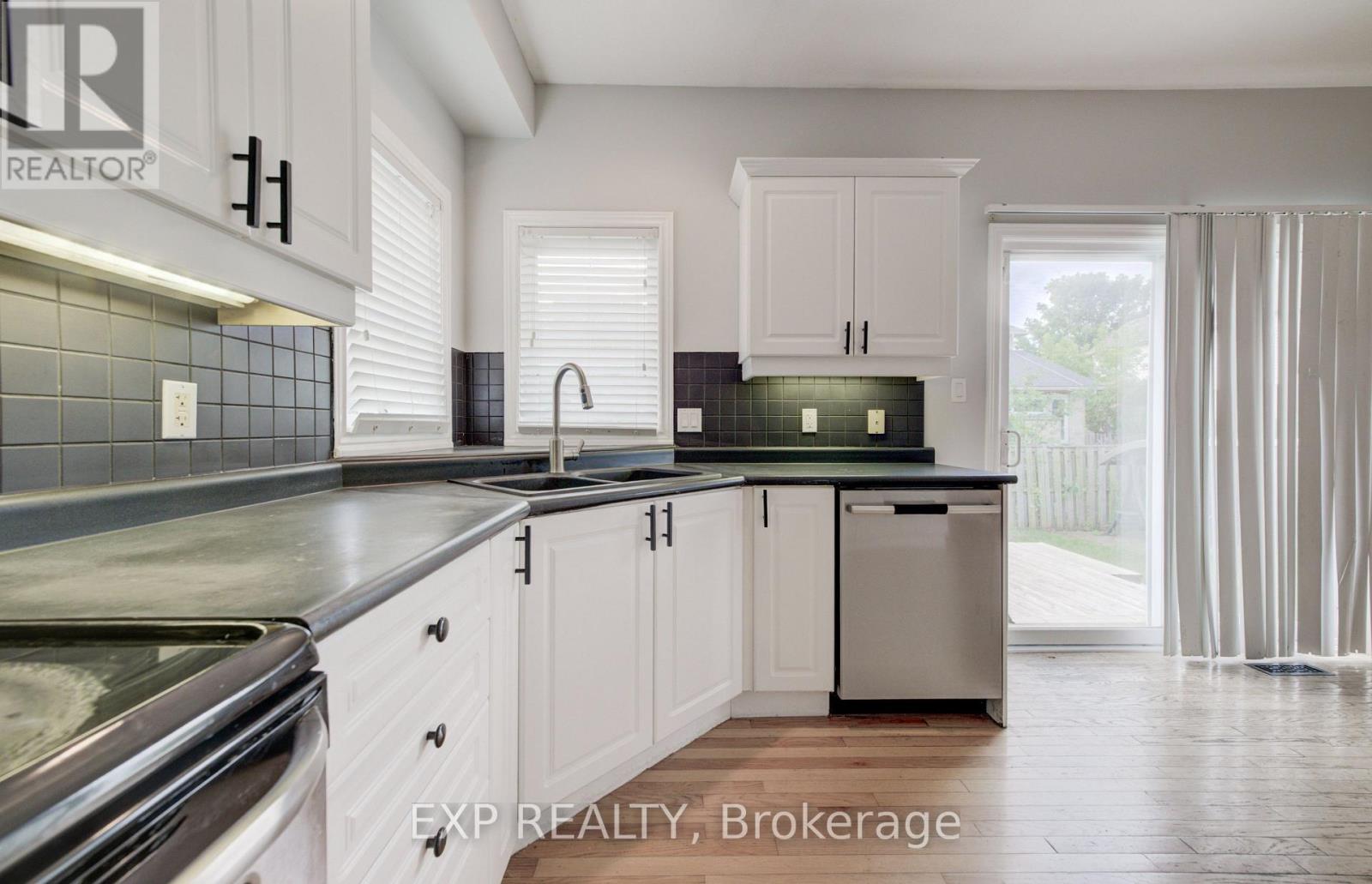 737 North Leaksdale Circle Property Photo 11