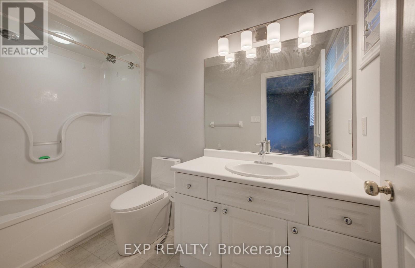 737 North Leaksdale Circle Property Photo 16