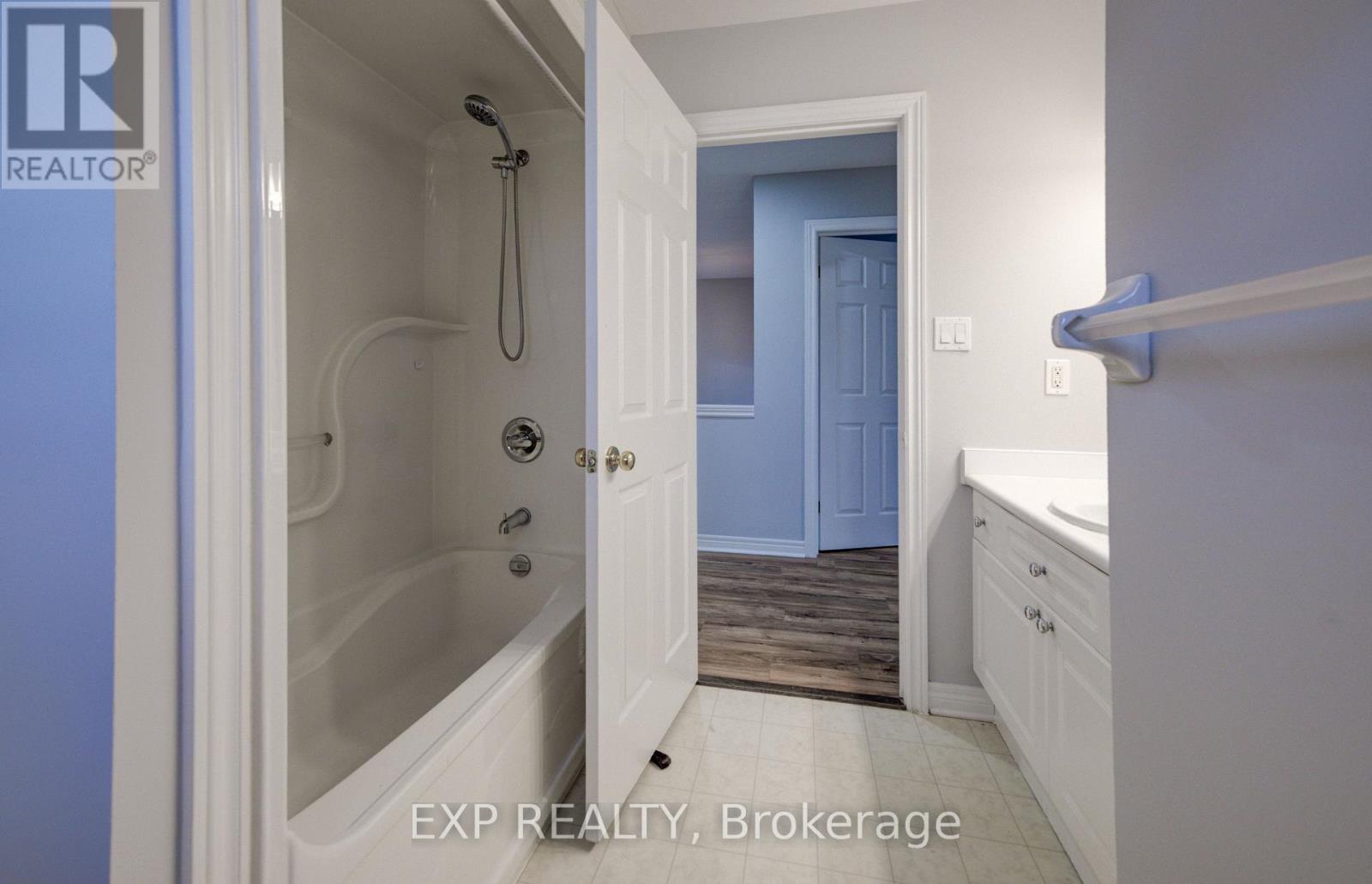 737 North Leaksdale Circle Property Photo 20