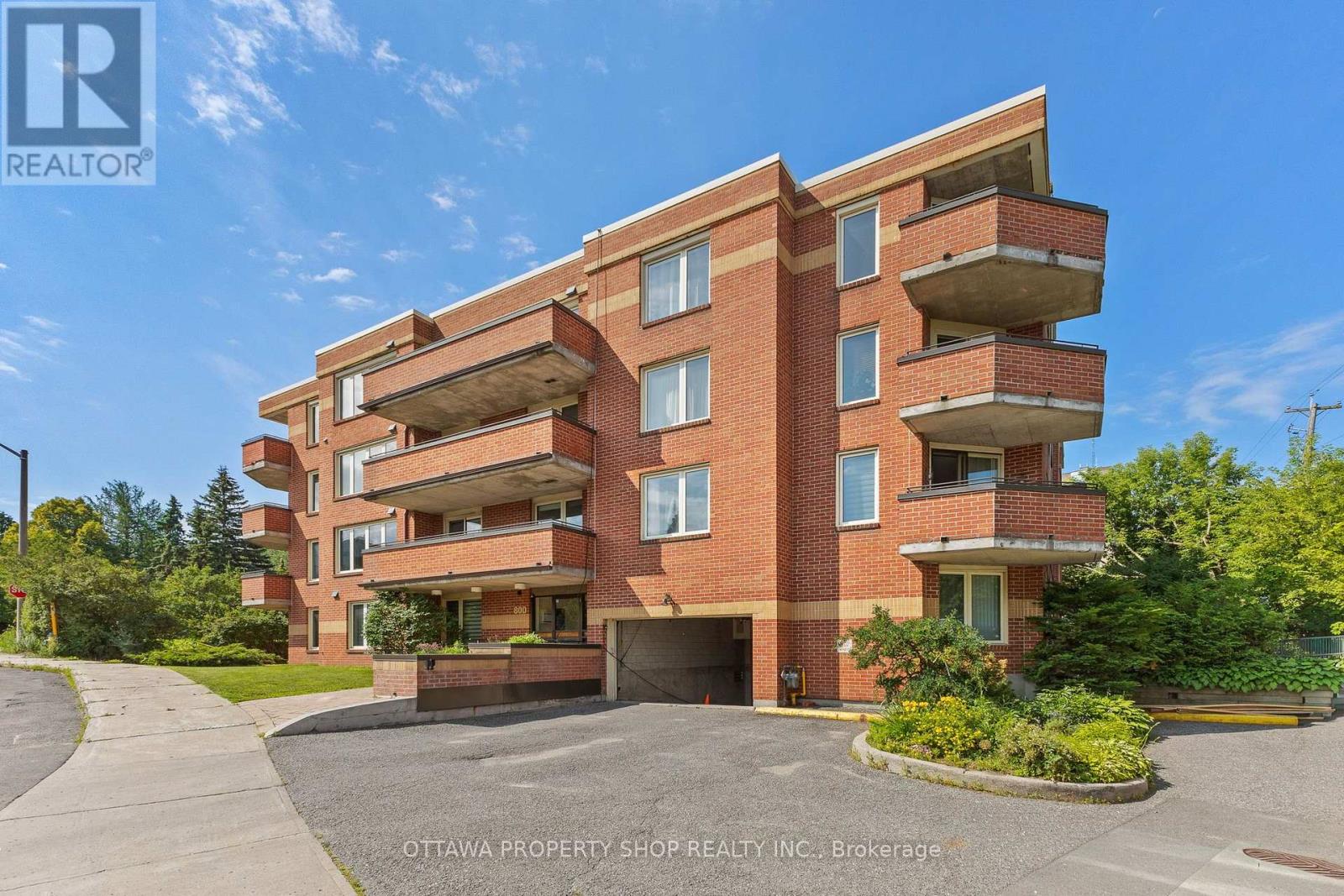 204 - 800 Mckellar Avenue Property Photo 2