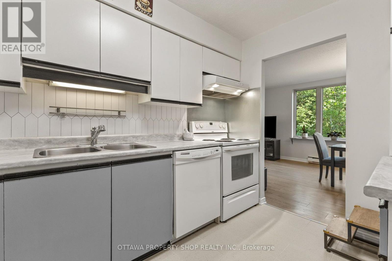 204 - 800 Mckellar Avenue Property Photo 6
