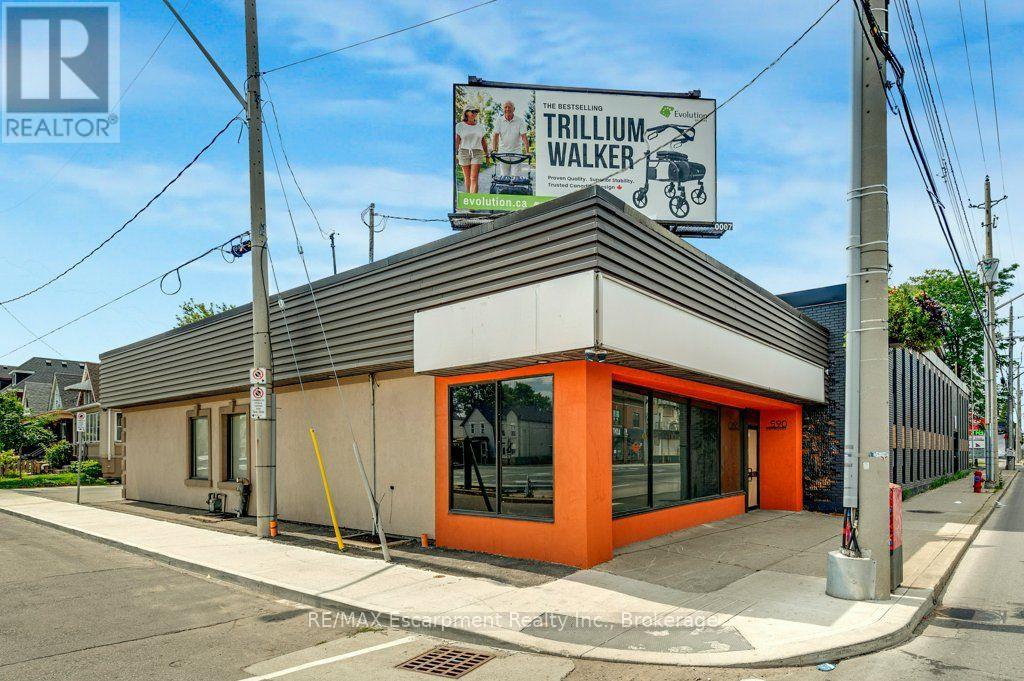 590 Barton Street E Property Photo 3
