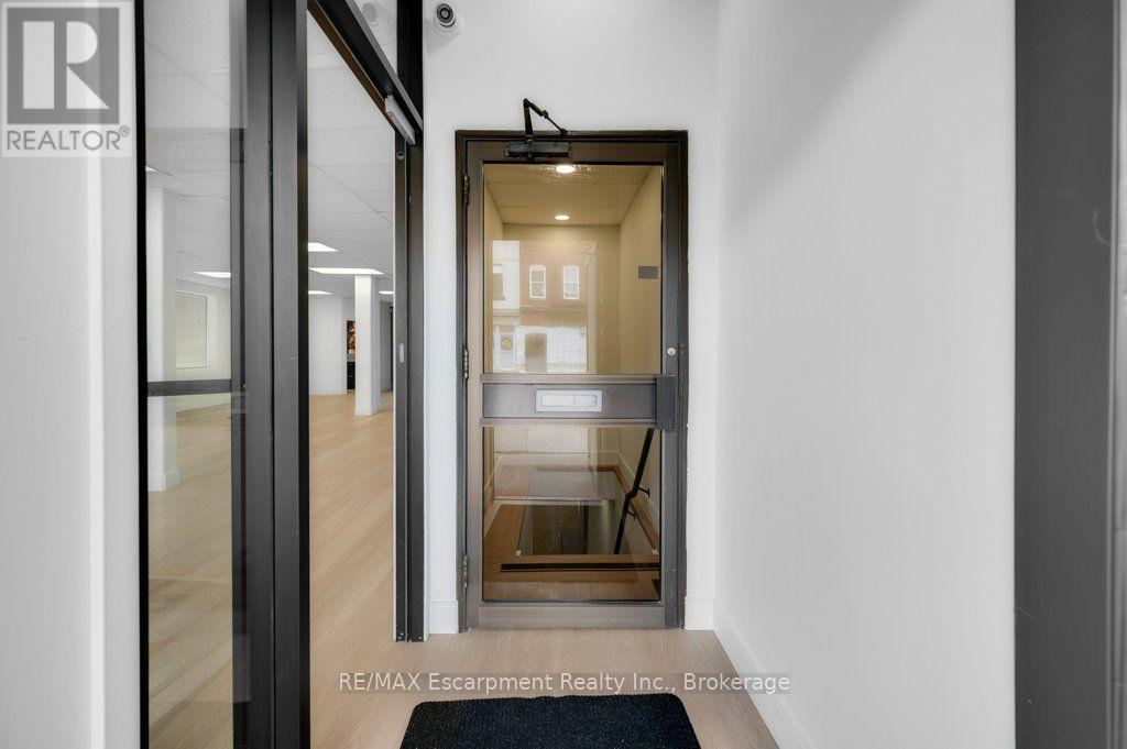 590 Barton Street E Property Photo 5