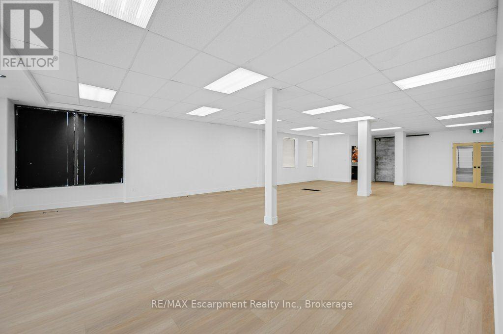 590 Barton Street E Property Photo 6